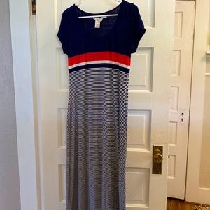 Short sleeved maxi dress
